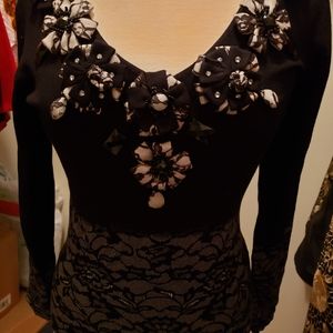 Boston Proper Knit Top w/ Appliques XS